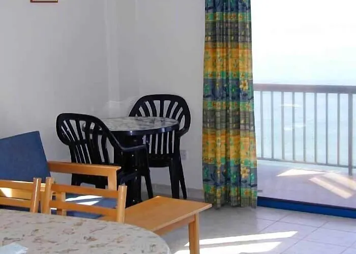 太阳卡梅罗公寓 * 波莫斯